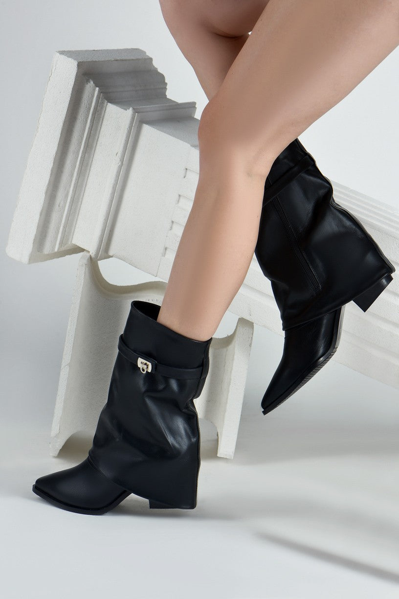 Urban Affair Black Boots 50