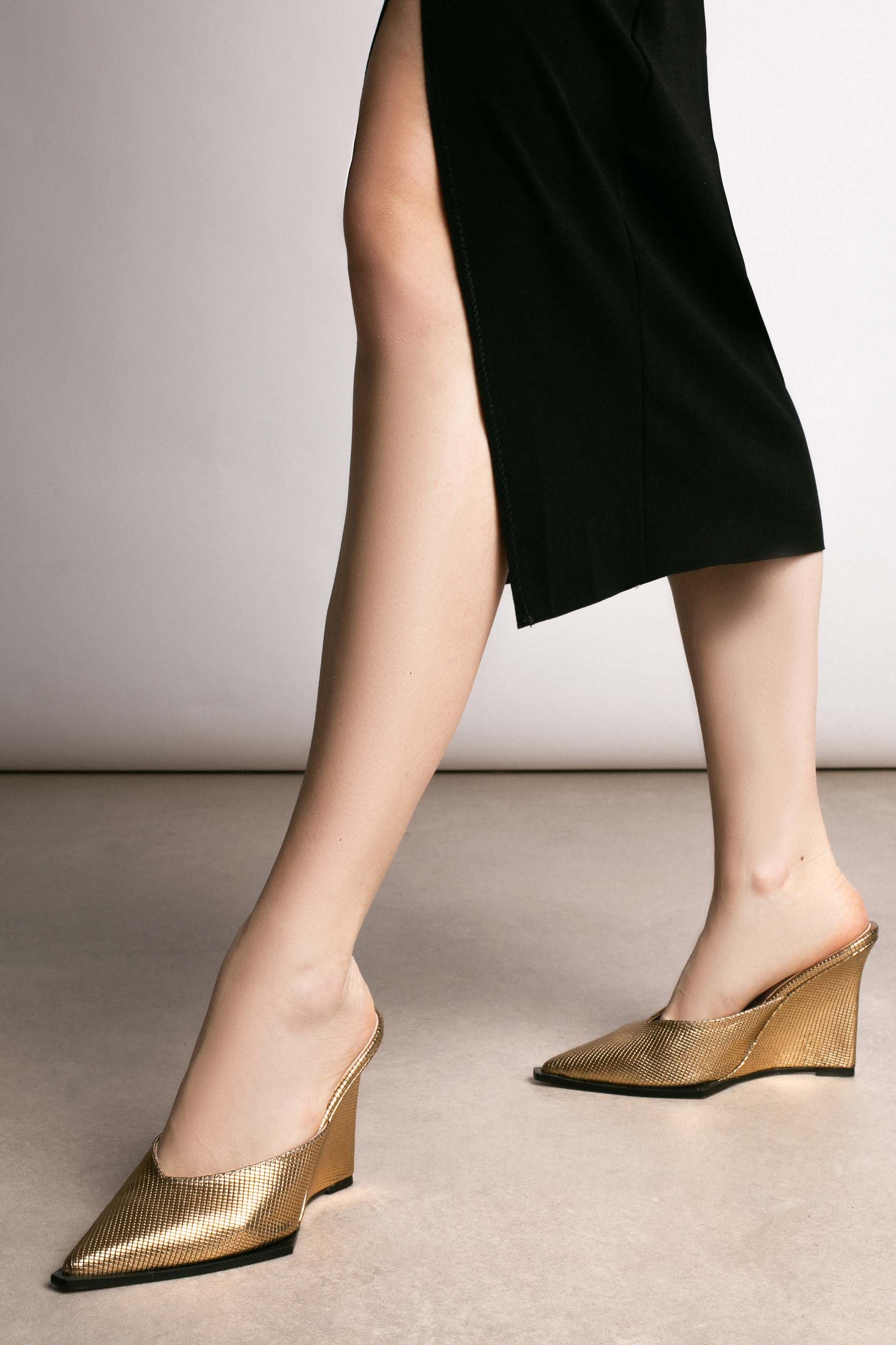 Amina Mules * Metalstar Gold 100