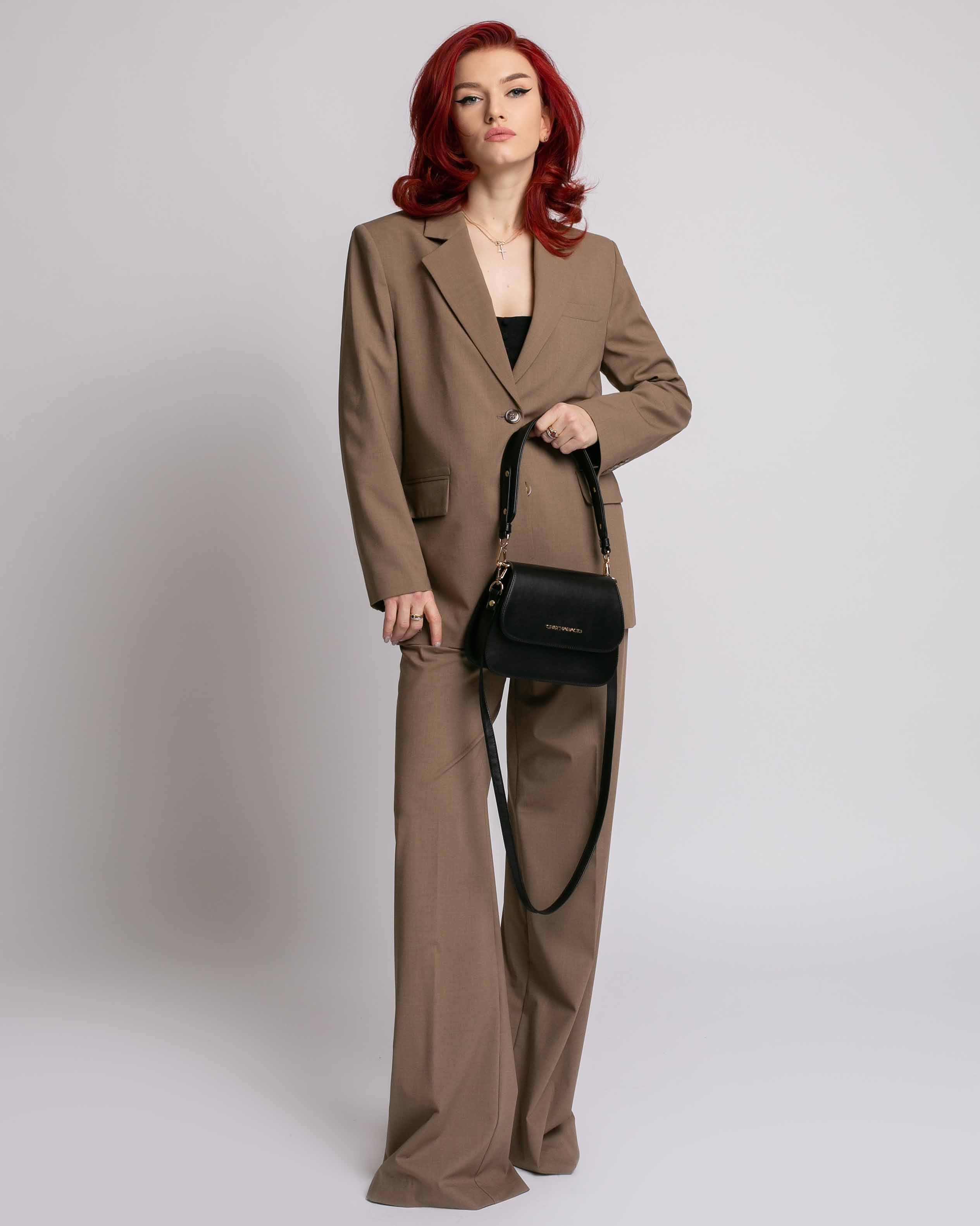 Capri * Total Black